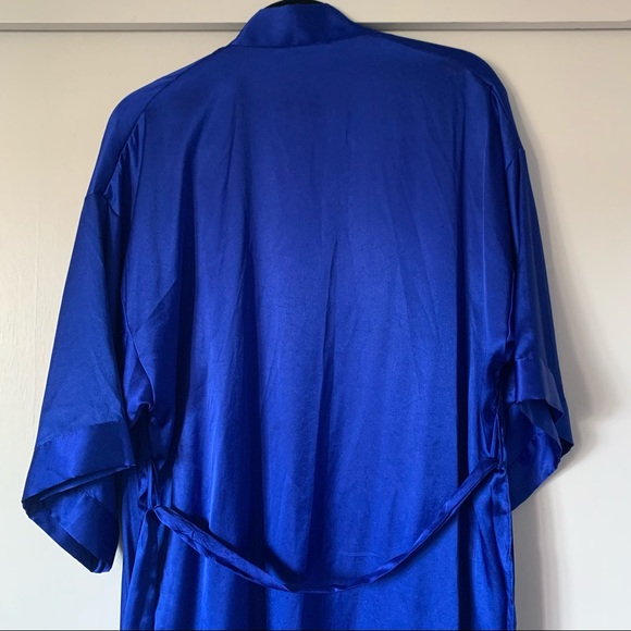Victoria’s Secret Satin Robe - Picture 4 of 6